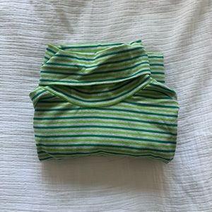 adorable green vintage turtleneck